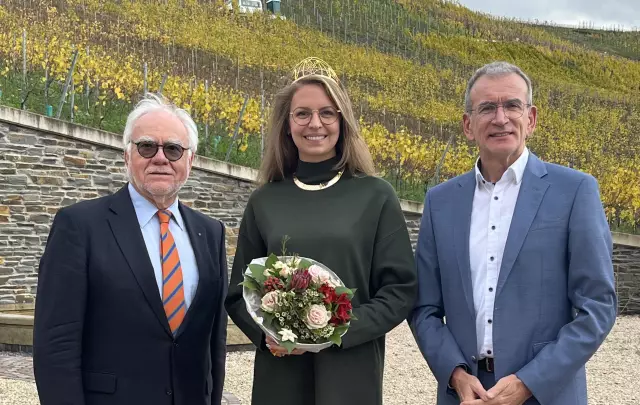 Zeremonie im renommierten Weingut Dr. Loosen.